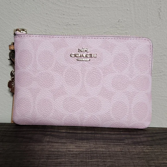 Coach Powder Pink Corner Zip Wristlet. Nwt - Picture 1 of 4